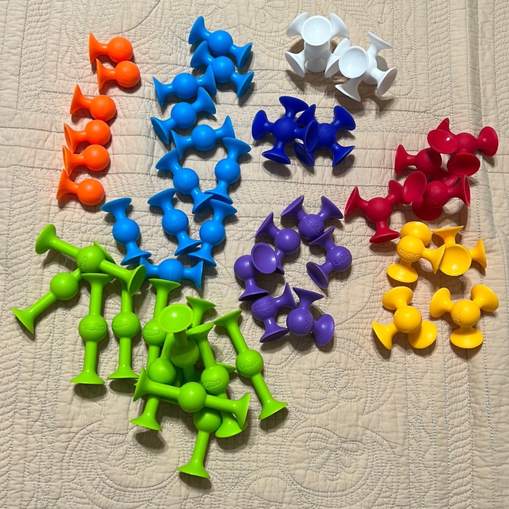 Squigz fat brain toys suction cup building toys